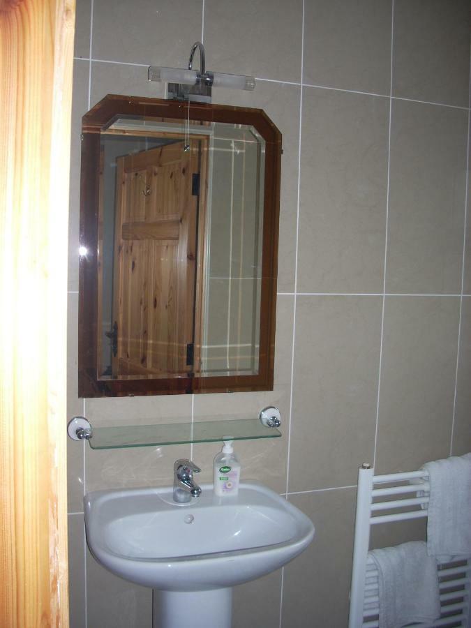 Golden Rose House Bed & Breakfast Knock  Bagian luar foto