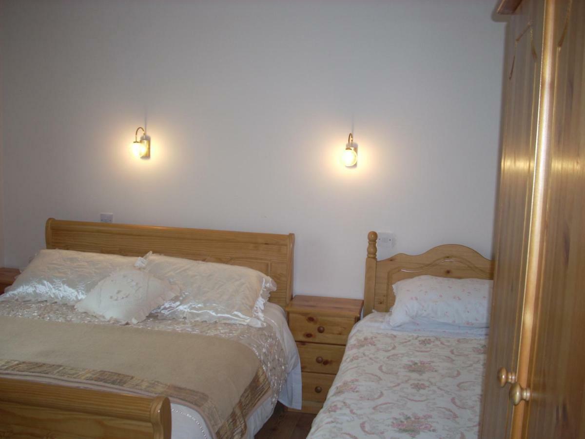 Golden Rose House Bed & Breakfast Knock  Bagian luar foto